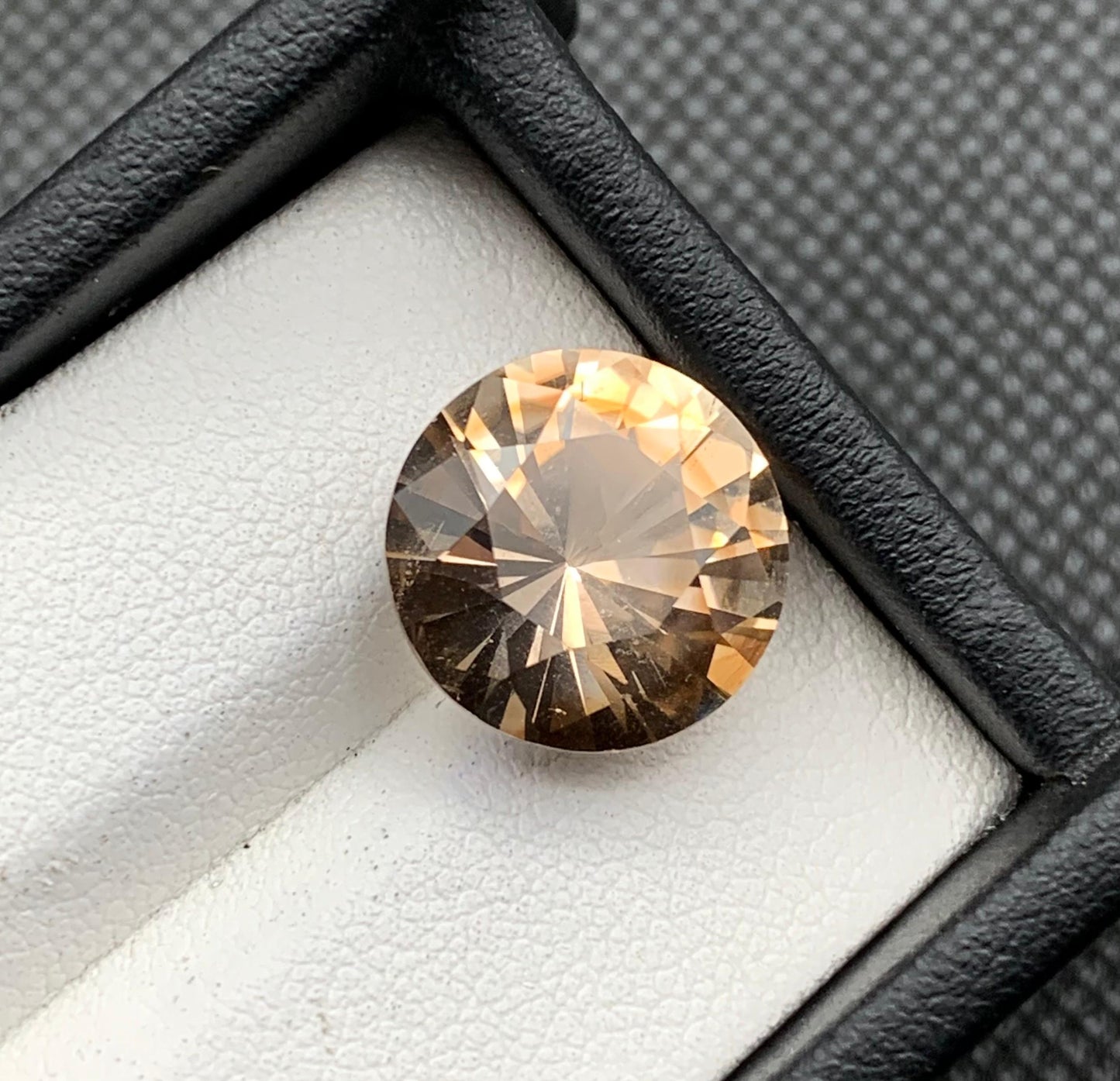 11.00 carats Topaz From Pakistan Loose Gemstone