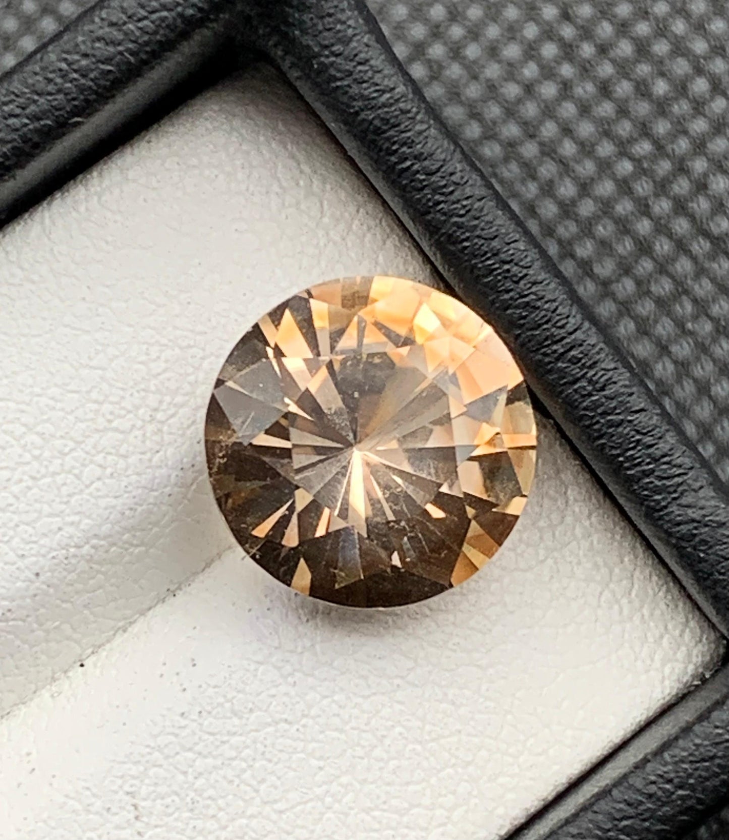 11.00 carats Topaz From Pakistan Loose Gemstone