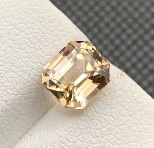 3.08 carats Topaz From Pakistan Loose Gemstone