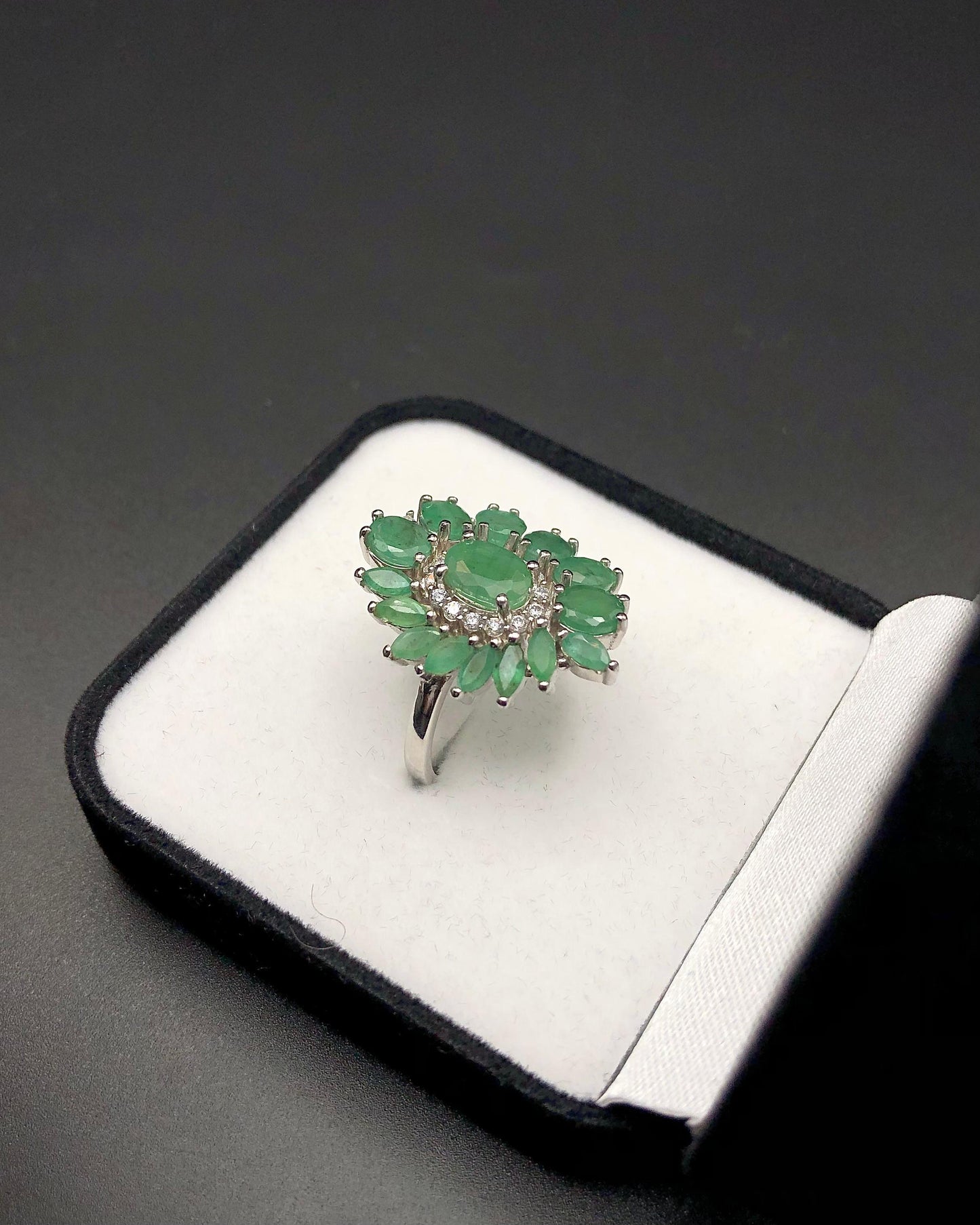 26.17 Carats Natural Emerald Ring Sterling Silver 925 size US 8