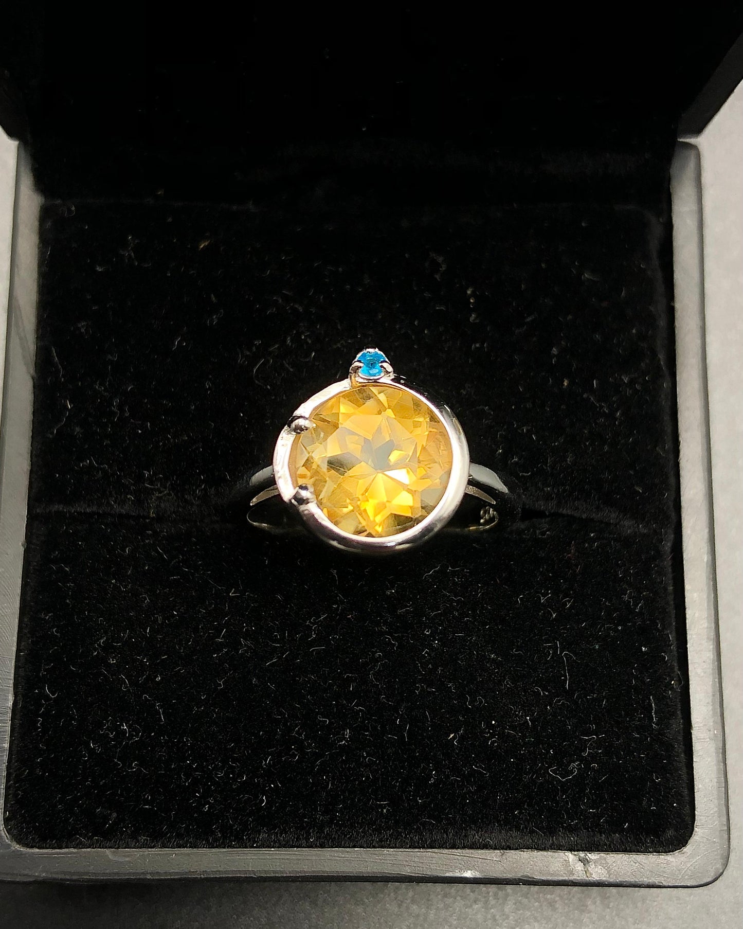 20.28 Carats Golden Topaz with Apatite Ring Sterling Silver 925 size US 8