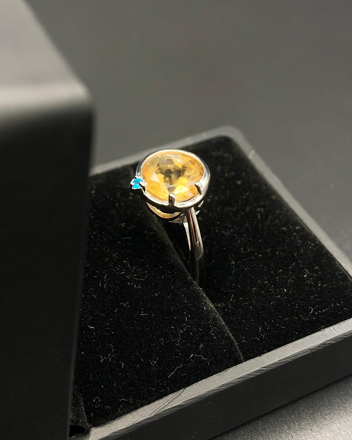 20.28 Carats Golden Topaz with Apatite Ring Sterling Silver 925 size US 8